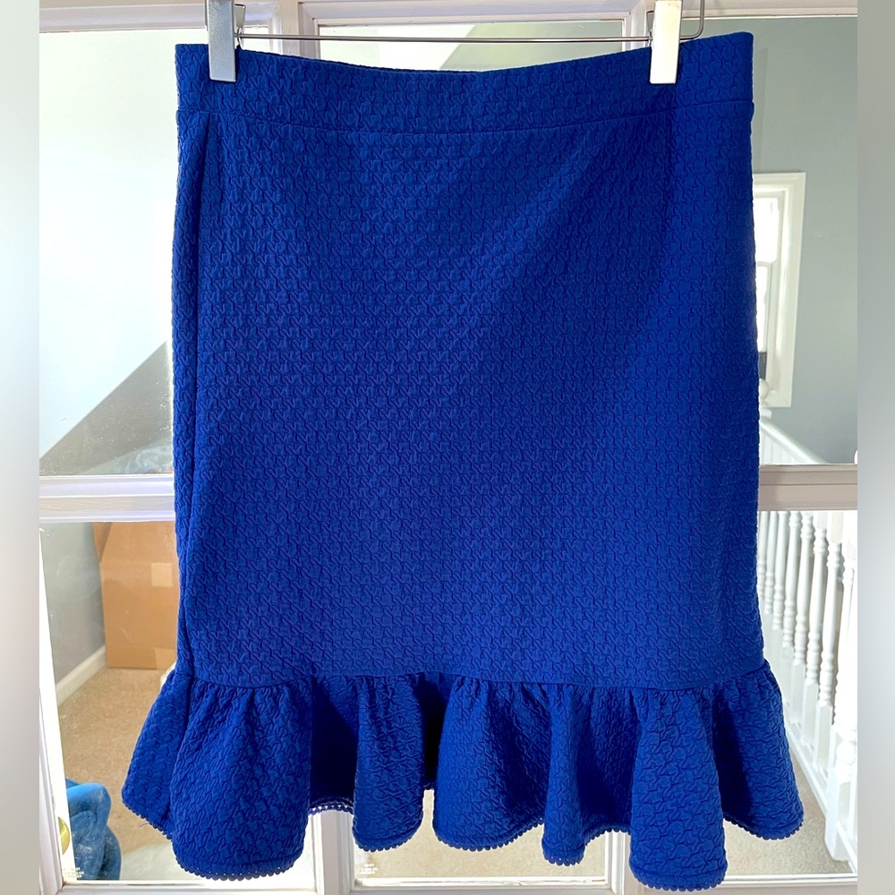 Cute elastic waist dress. Size: small. Soft material. Great condition. No stain.